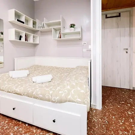 Moderno E Luminoso Monolocale Con Terrazza Privata Homestay szállás Róma